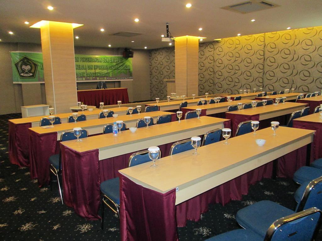Borneo Hotel Pontianak Eksteriør bilde