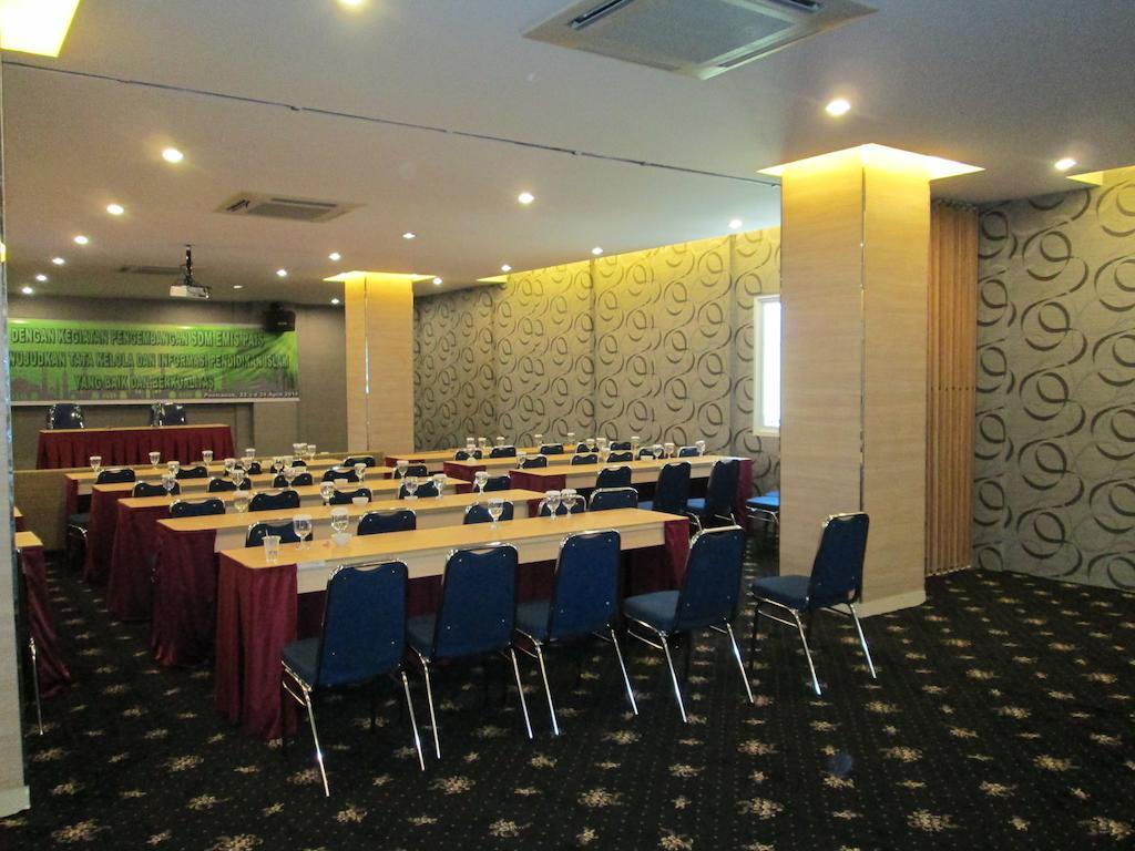 Borneo Hotel Pontianak Eksteriør bilde
